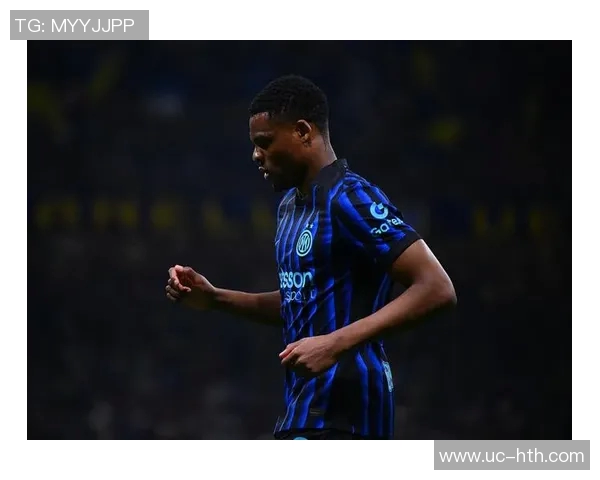 巴萨关注邓弗里斯解约金条款每年生效或将引发转会争夺战